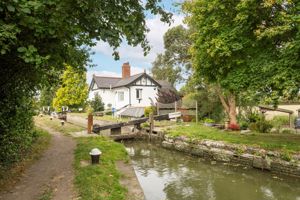 Photo 33- click for photo gallery